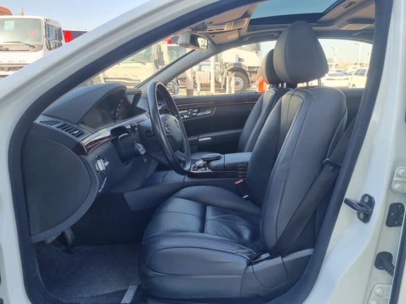 2007 Mercedes-Benz S 550 5.5 Liters 8 Cylinders V8 Engine WHITE BLACK