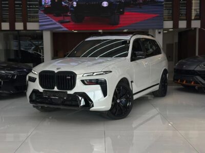 2023 BMW X7 xDriveM60i 4-cylinder 2.0 Turbo Full option White Black