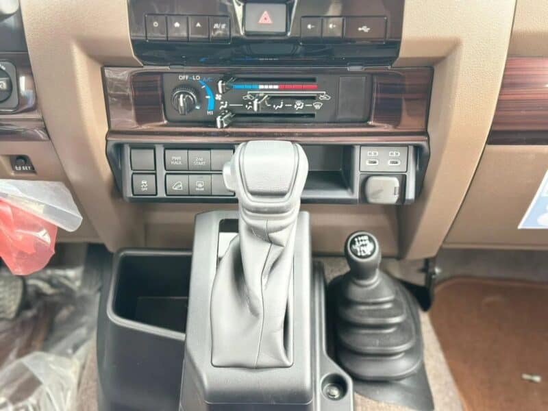 2025 Toyota Land Cruiser 70 DX 4.0L A/T Grey Brown GCC Specs