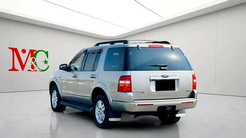 2008 Ford Explorer XLT Ford Explorer XLT Neat and Clean Car Gold Beige