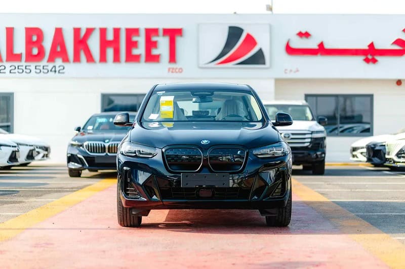 2025 BMW iX3 MSport Electric 80 - 90 kWh 450 - 550 KM Black Red