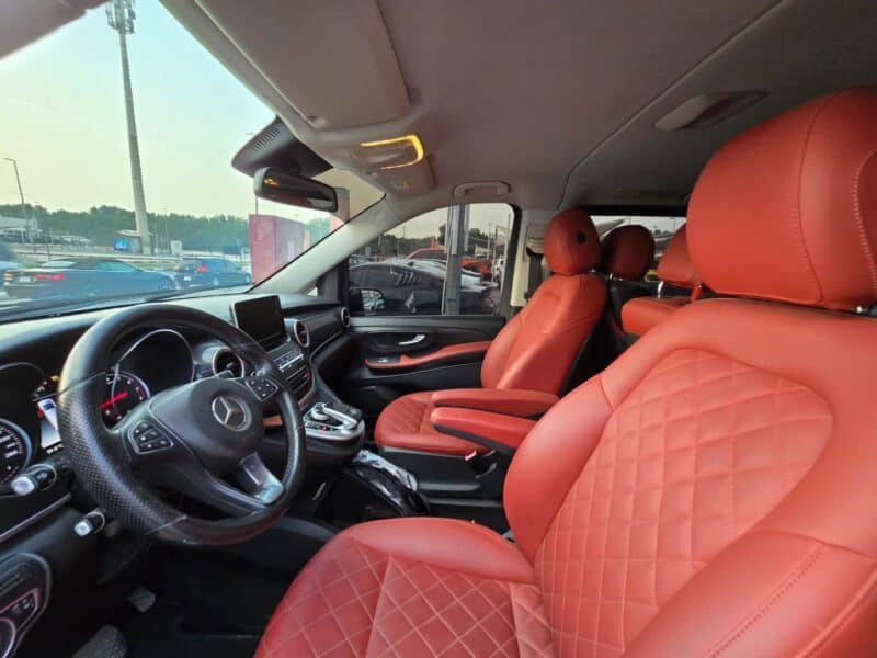 2018 Mercedes-Benz V250 2.0-litre 4 Cylinder Engine Black Red