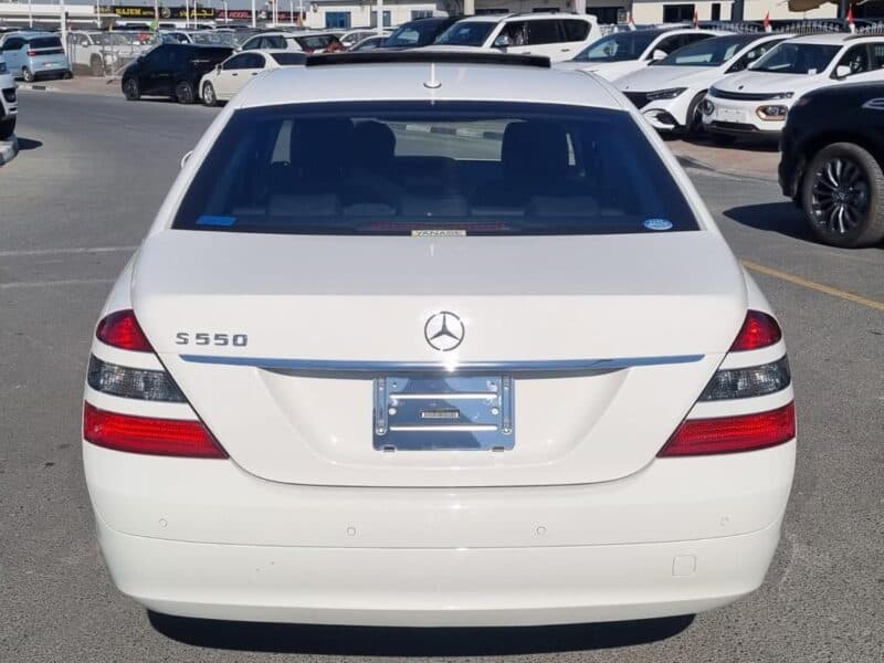 2007 Mercedes-Benz S 550 5.5 Liters 8 Cylinders V8 Engine WHITE BLACK