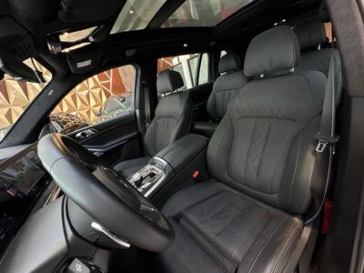 2023 BMW X7 xDriveM60i 4-cylinder 2.0 Turbo Full option White Black