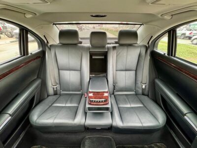 2007 Black Mercedes-Benz S 550 5.5 Liters 8 Cylinders Engine