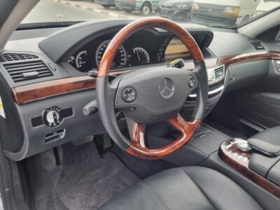 2007 BLACK Mercedes-Benz S 550 5.5 Liters 8 Cylinders V8 Engine