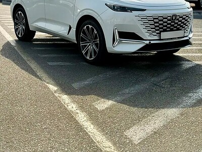 2025 Changan UNI-K Platinum 2.0L Turbo AWD Petrol White Tan