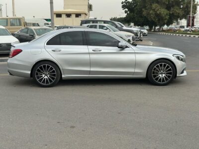 2017 Mercedes-Benz C 200 Turbocharged 16-valve Inline 4-cylinder Silver Black