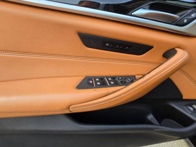 2022 BMW 520i M Kit 2.0 Liters 4 Cylinders Black Tan