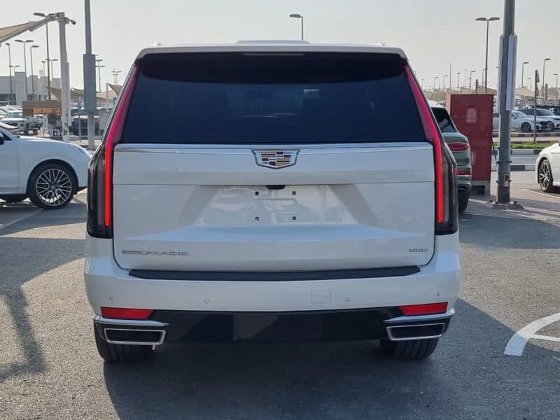 2021 Cadillac Escalade 6.2L V8 Gasoline Engine White Beige