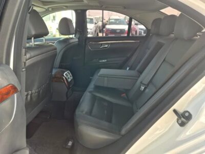 2006 Mercedes-Benz S-Class S 550 in Perfect Condition White Black
