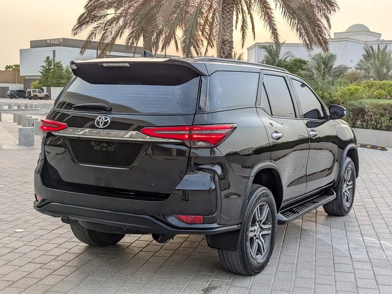 2020 Toyota Fortuner EXR 4X4 V4 2.7L GCC EXCELLENT CONDITION Black Brown