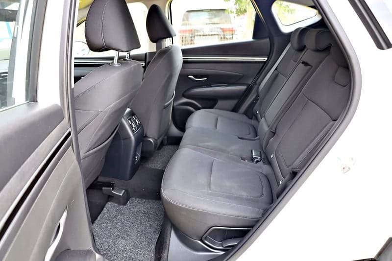 2022 Hyundai Tucson T-GDI Smart 4 Cylinder Engine GCC Specs White Black