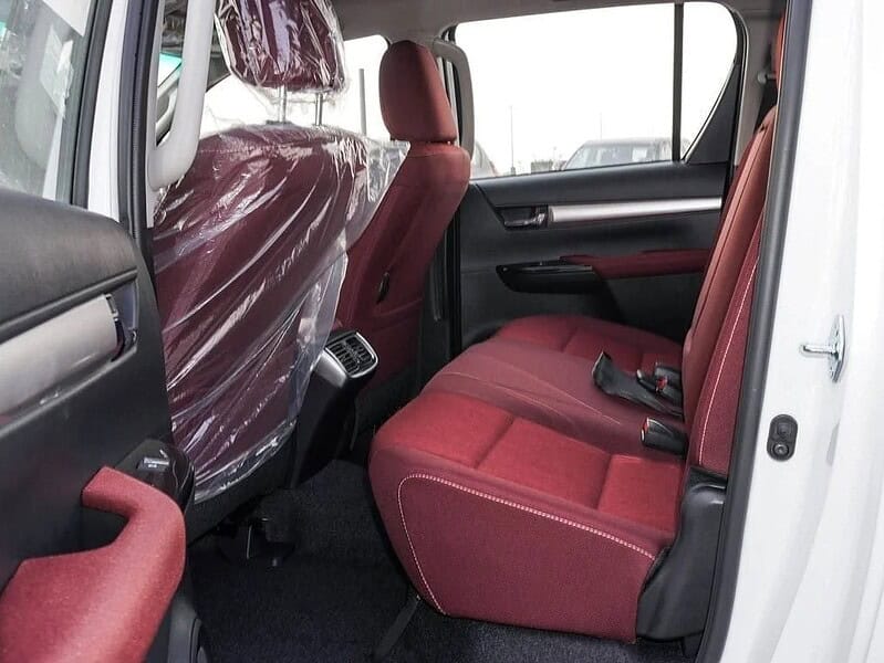 2025 Toyota Hilux GLX-S SR5 2.7L 4 Cylinder Engine GCC White Burgundy