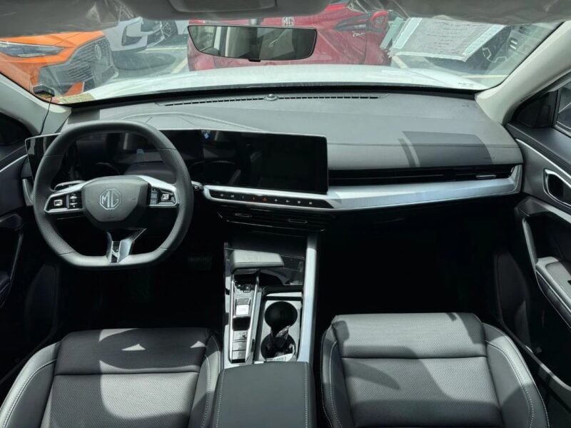 2024 MG One Standard 1.5L Petrol GCC Specs White Black