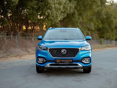 2021 MG HS Luxury 2.0L 4 Cylinder Engine GCC Specs Blue Red