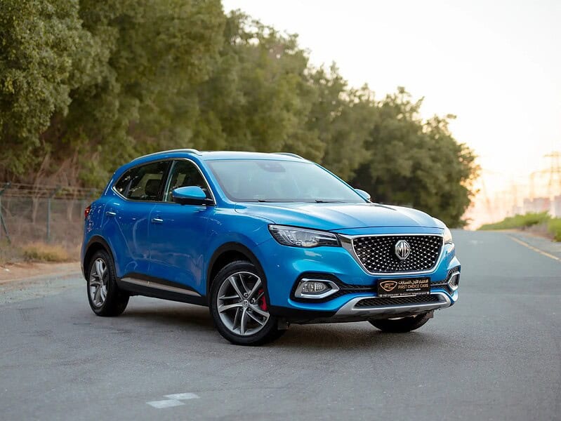 2021 MG HS Luxury 2.0L 4 Cylinder Engine GCC Specs Blue Red