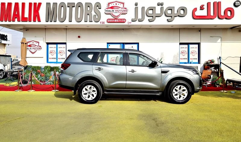 2022 Nissan Xterra SE 4 Cylinder Engine SUV GCC Specs Grey Beige