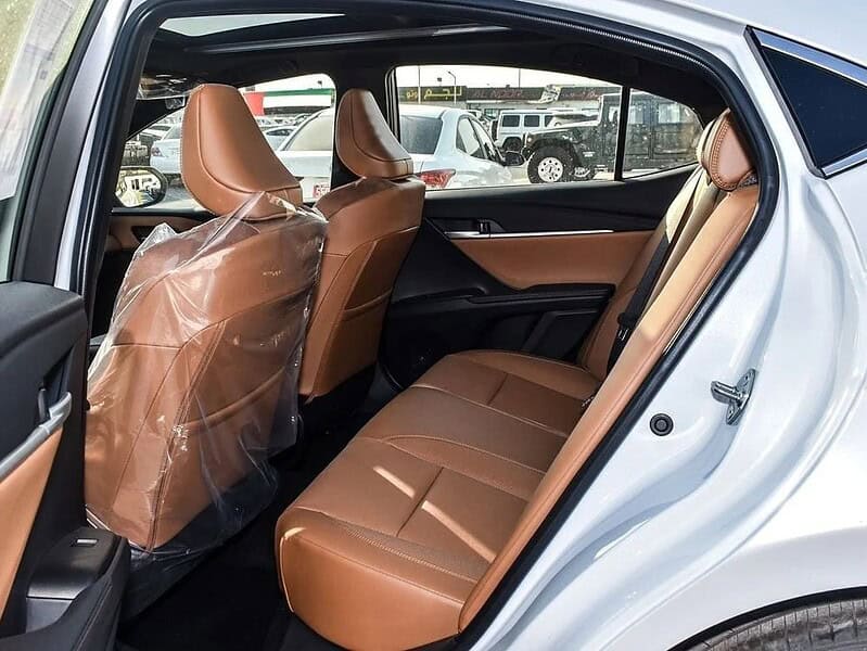 2025 Toyota Camry GREND 2.5L 4 Cylinder Engine GCC White Tan