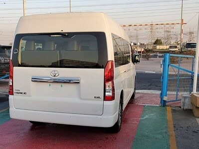 Toyota Hiace Commuter GL 2.8 litre MT Diesel 2026 White Grey