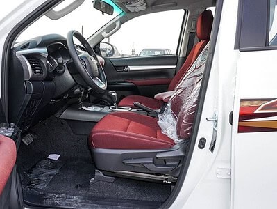 2025 Toyota Hilux GLX-S SR5 2.7L 4 Cylinder Engine GCC White Burgundy