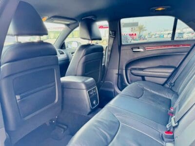 2012 Chrysler 300C Limited 6 Cylinder Engine CLEAN CAR White Black
