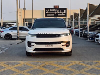 2025 Land Rover Range Rover Sport 3.0-liter turbocharged inline-six Cylinder White