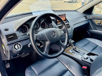 2010 Mercedes-Benz C-Class C300 6 Cylinder Engine White Black Clean Car