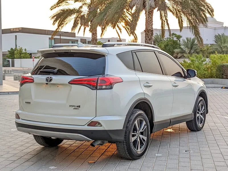 2016 Toyota Rav 4 GXR GCC Full Option SUV White Beige GCC Specs