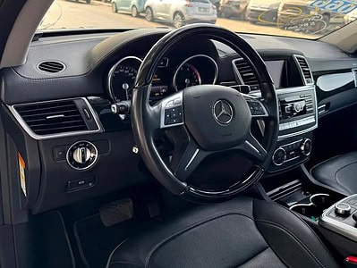2014 Mercedes-Benz GL-Class GL 550 8 Cylinder CLEAN CAR Silver Black