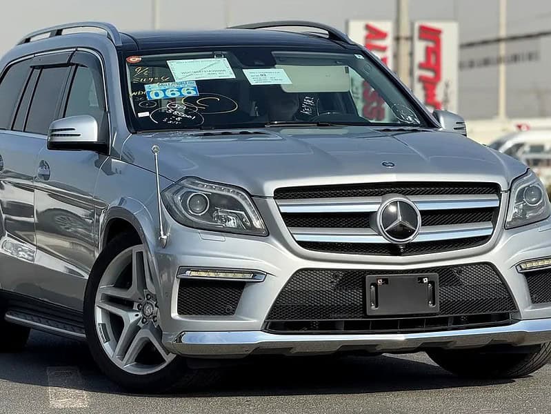 2014 Mercedes-Benz GL-Class GL 550 8 Cylinder CLEAN CAR Silver Black