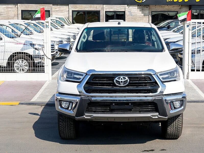2025 Toyota Hilux GLX S 4 Cylinder Engine White Burgundy GCC