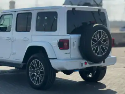 Jeep Wrangler Wrangler 4XE 2.0L Turbo PHEV 2023 White Black