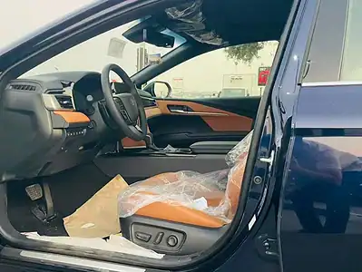 2025 Toyota Camry CAMRY 2.5 HYBRID GCC Specs Blue Tan