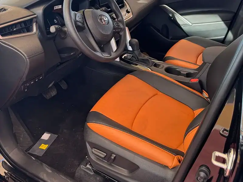 2025 Toyota Corolla Cross HEV 2.0 Engine Full Option Black Orange