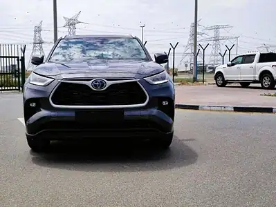 Toyota Highlander GLE 2.5L Hybrid 2023 4WD SUV Grey Black GCC Specs