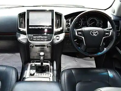 2018 Toyota Land Cruiser 4.5 litre 8 Cylinder Engine RHD White Black