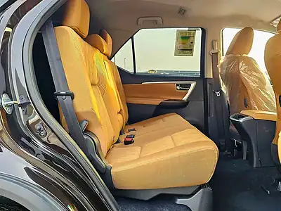 2025 Toyota Fortuner 2.7L V4 PETROL FULL OPTION GCC Specs Brown Tan