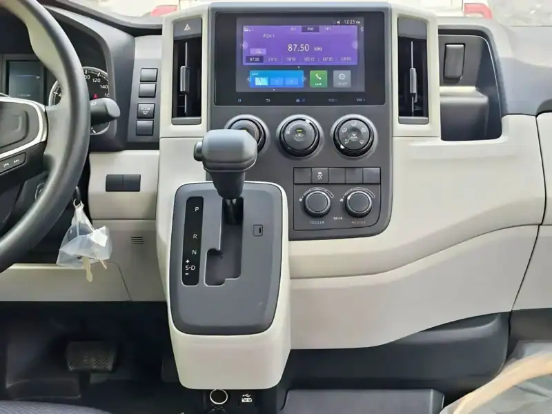 2025 Toyota Hiace DX PASSENGER 3.5L V6 AUTOMATIC White Grey