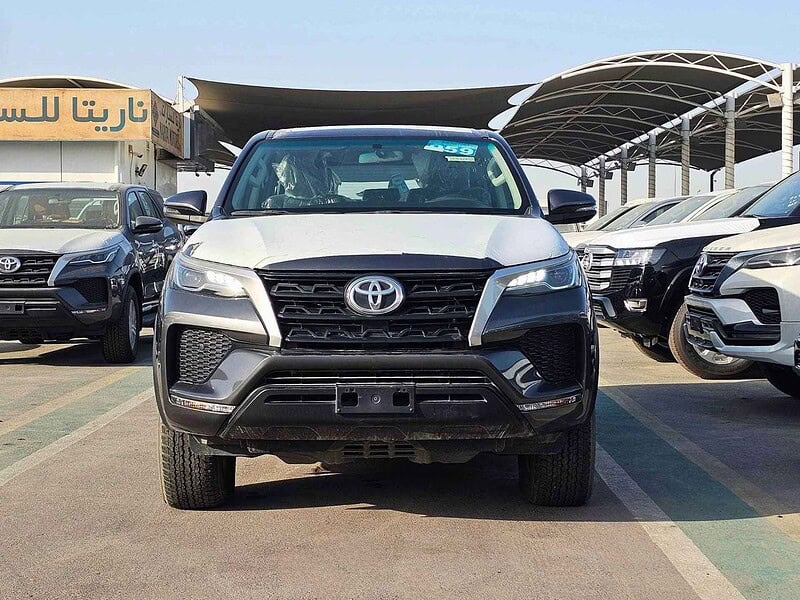 2025 Toyota Fortuner G 2.7 litre V4 Engine PETROL Grey Black