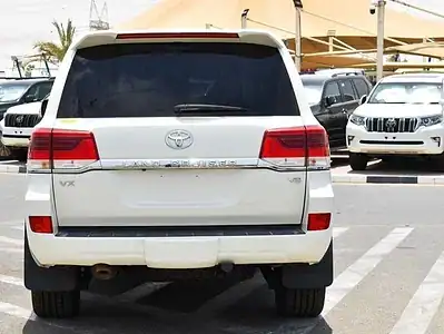 2018 Toyota Land Cruiser 4.5 litre 8 Cylinder Engine RHD White Black