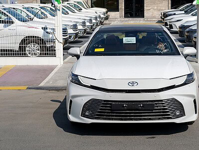 2025 Toyota Camry Hybrid 4 Cylinder Engine Sedan White Tan GCC