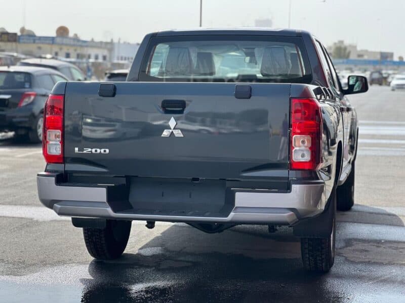 2025 Mitsubishi L200 MITSUBISHI L200 4 Cylinder Engine Manual Grey Black