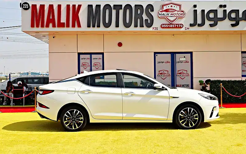 2022 JAC J7 Luxury 4 Cylinders Engine GCC Specs White Sedan