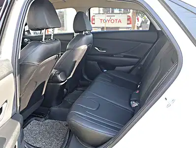 2021 Hyundai Avante Smart 4 Cylinder Engine White Black Sedan
