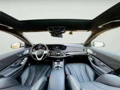 2018 Mercedes-Benz S-Class S 560 4MATIC 8 Cylinder Engine Silver Black