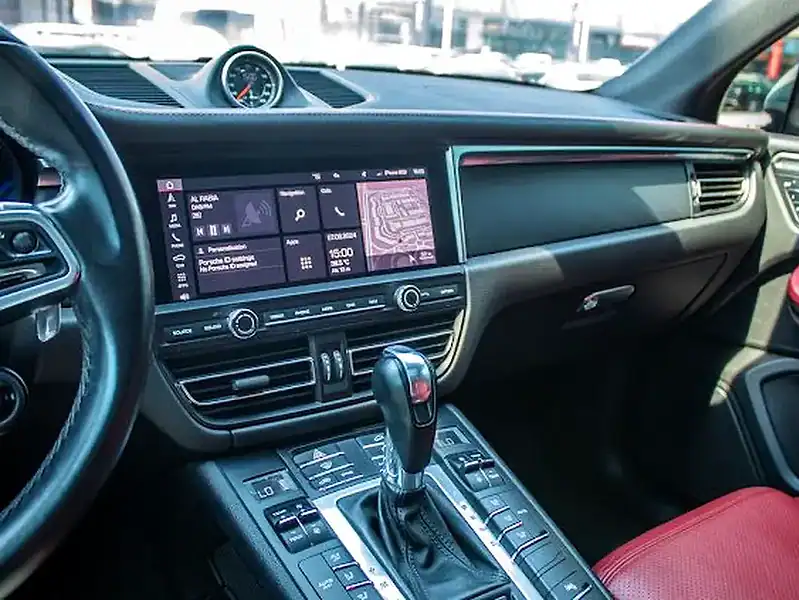 2020 Porsche Macan Standard 4 Cylinders Engine GCC Specs White Red