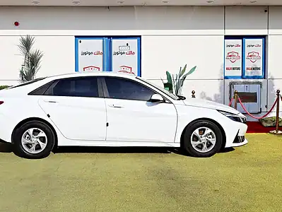 2021 Hyundai Avante Smart 4 Cylinder Engine White Black Sedan