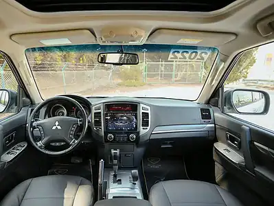 2022 Mitsubishi Pajero GLS 6 Cylinders Engine White Black GCC Specs 4WD