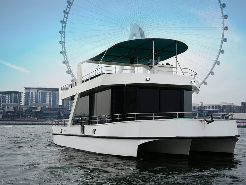 Castle Yacht Charter 70 FT